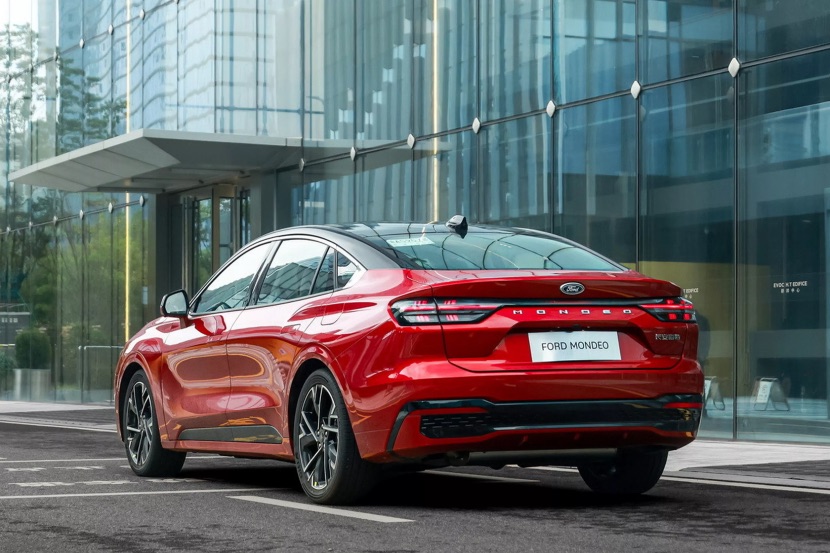 Yeni Ford Mondeo Duyuruldu: İşte Yenilenen Tasarımı! 1 Daha Agresif ve Modern Bir Dış Tasarım