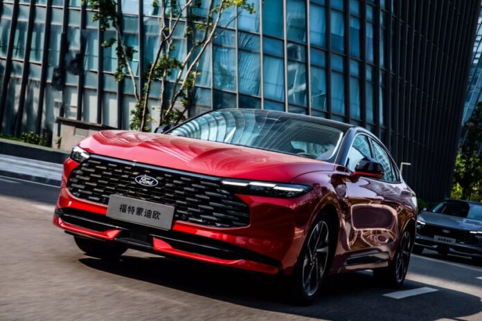 Yeni Ford Mondeo Duyuruldu: İşte Yenilenen Tasarımı! Yeni Ford Mondeo Duyuruldu: İşte Yenilenen Tasarımı!
